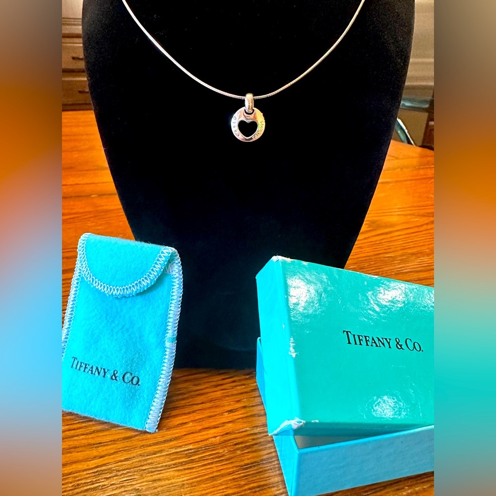 1999 Tiffany & Co Sterling Silver .925 Heart Pendant Necklace